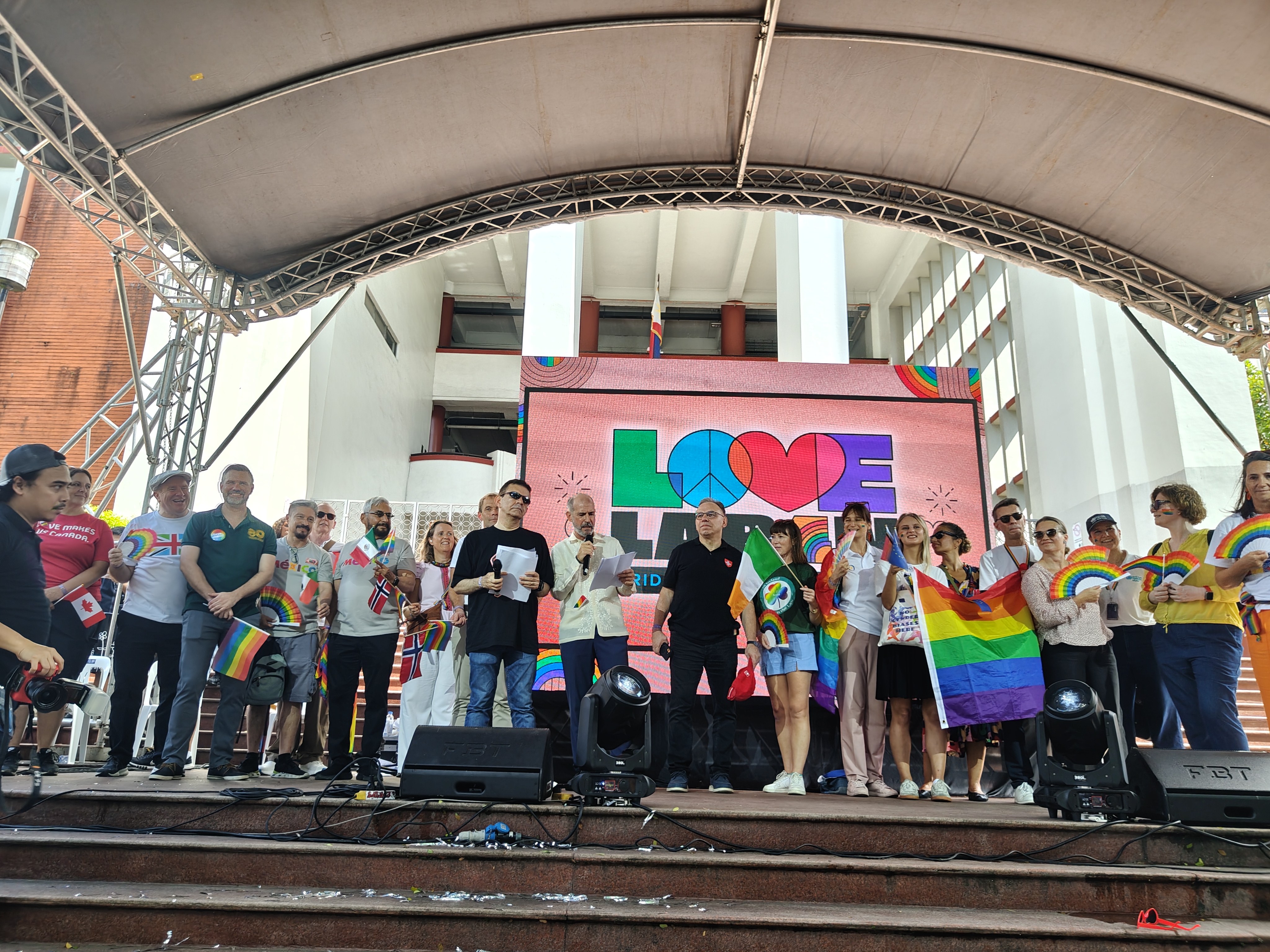 La Embajada de Colombia en Filipinas participó en el Pride PH 2026 y reafirmó su compromiso con la igualdad y los derechos humanos