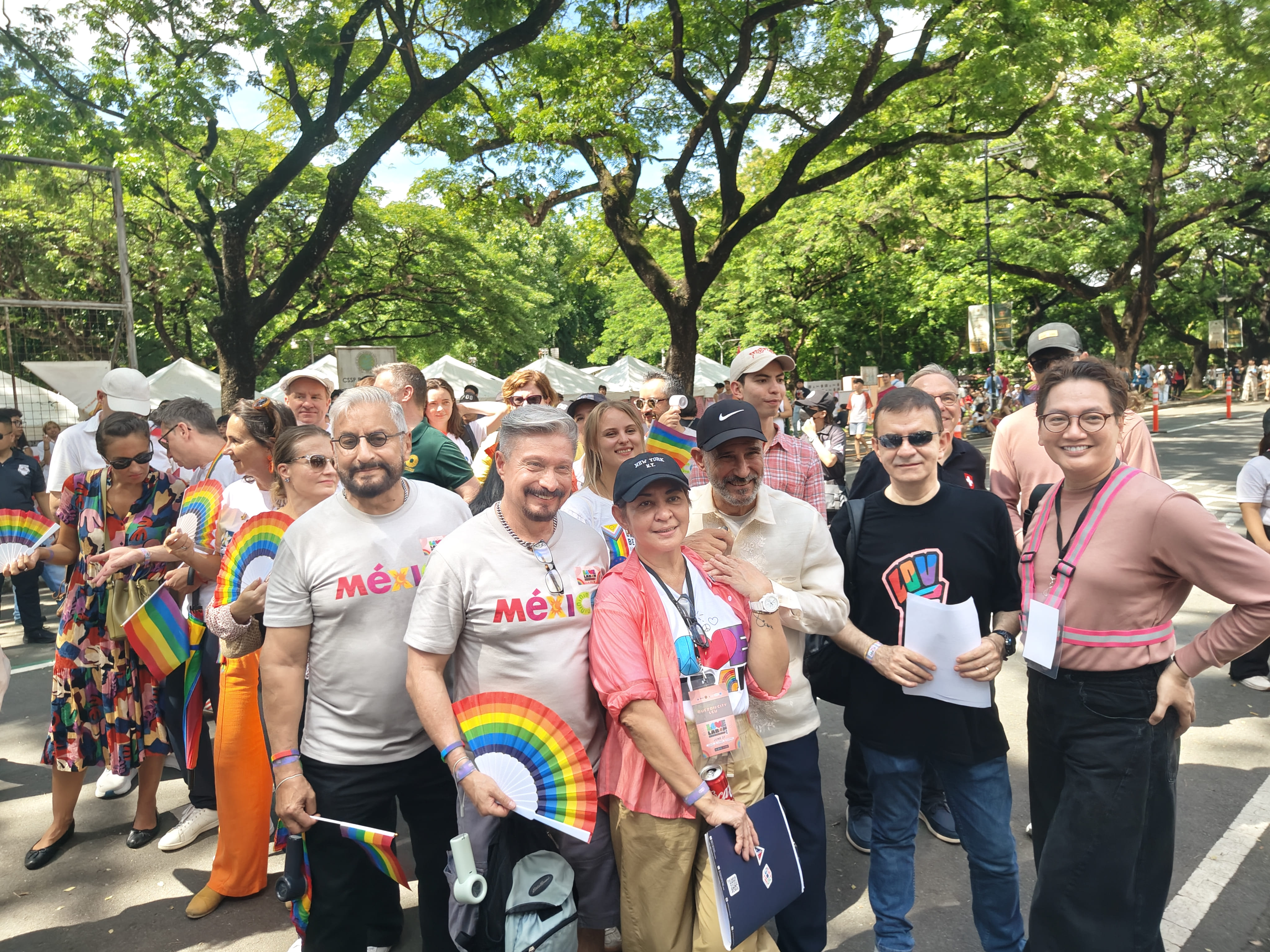 La Embajada de Colombia en Filipinas participó en el Pride PH 2026 y reafirmó su compromiso con la igualdad y los derechos humanos