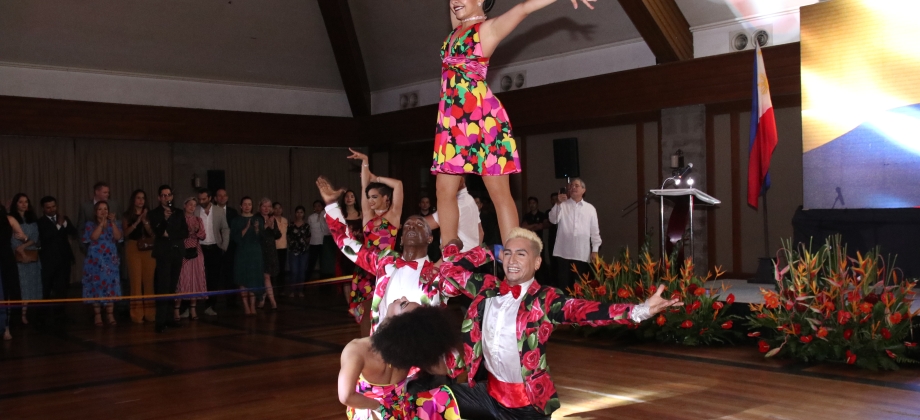 En Filipinas se celebró el Día Nacional al ritmo de la salsa de Swing Latino